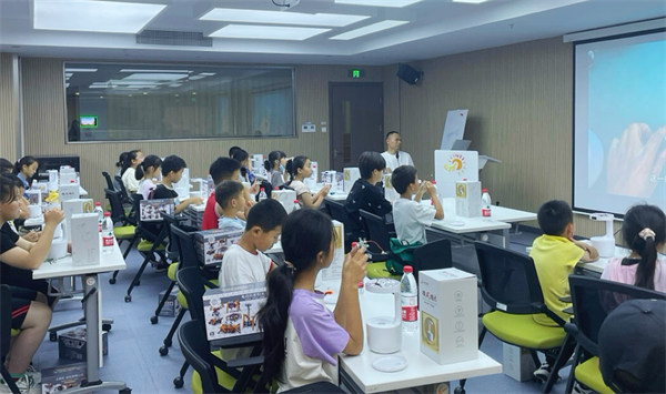 殘健融合“撞上”科技教育，奇富科技以技術服務點亮隨遷兒童未來